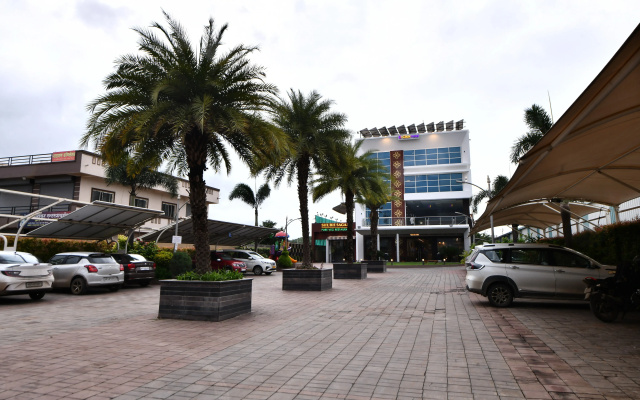 Click Hotel Sagar Plaza Chakan, Pune