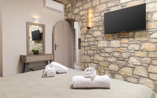 Achatis Apartments with sea view