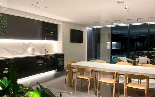 La Jolla Holiday Broadbeach