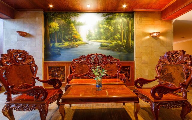 Blue River Hotel