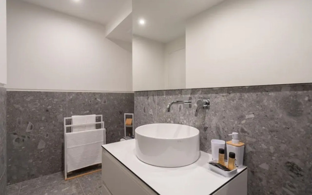 LIV Athinum 1 - Luxury Apartment 4B