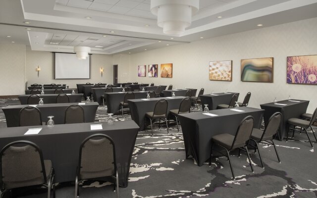 Hilton Garden Inn Columbia Airport (ex Holiday Inn & Suites Columbia-Airport)