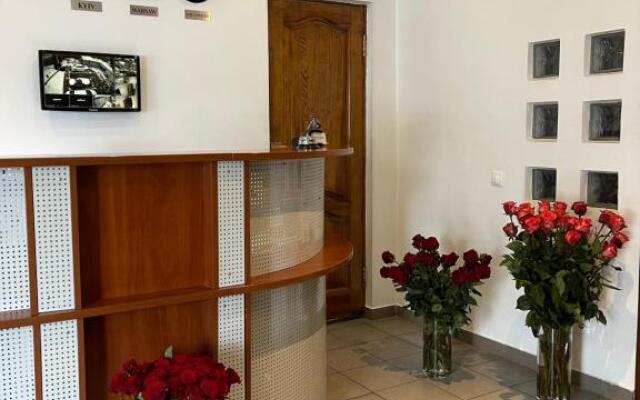 Gusarskiy Hotel and Apartment