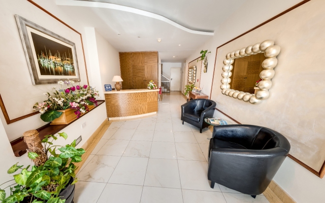 Onyx Hotel