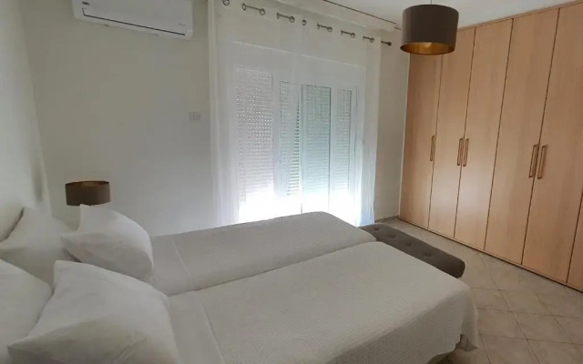 Rodos Beach Apartment 33