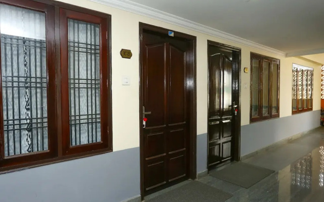 OYO Home 23654 Designer 2BHK