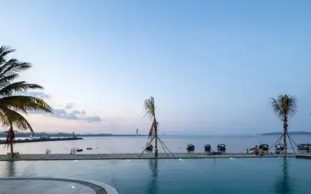 If sea view B & B between sea clouds