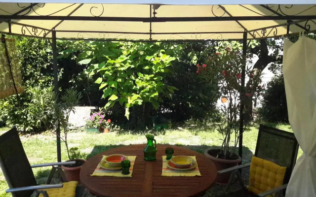 Studio with garden near the sea