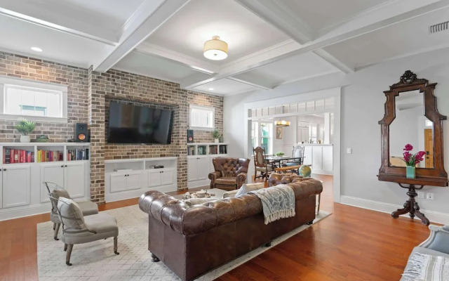 Sunset Bungalow With Hot Tub - 6ppl