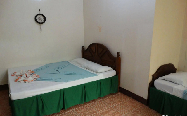 OYO 621 De Loro Inn