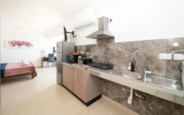 Islet Promenade Studio with Seaview