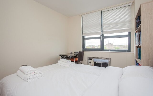 Modern 2 Bedroom Flat Close to Old Street