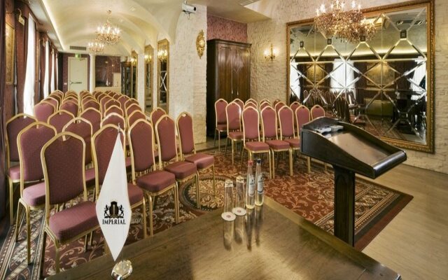 IMPERIAL Hotel & Restaurant