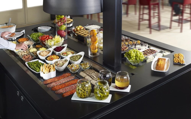 Campanile Besancon Nord Ecole Valentin