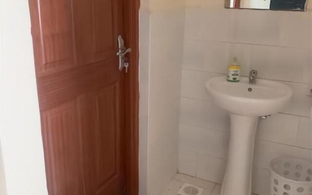 Peaceful and Lovely 1 bedroom with a city view.