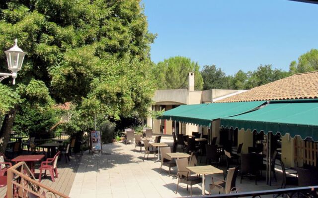 Domaine de Château Laval (GRX103)