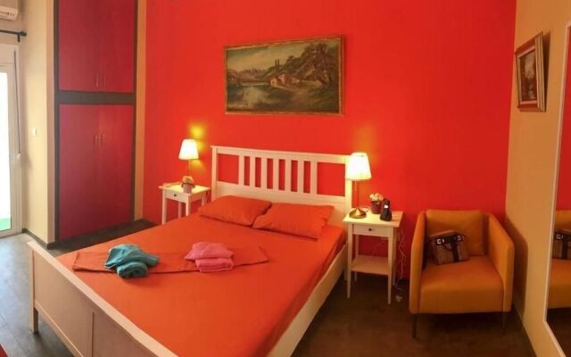 Central Stylish 1 Double Bed Flat
