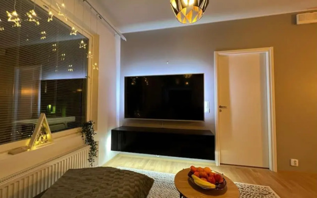 Suite - King Size Bed - Gym&Wifi - Indoor Parking