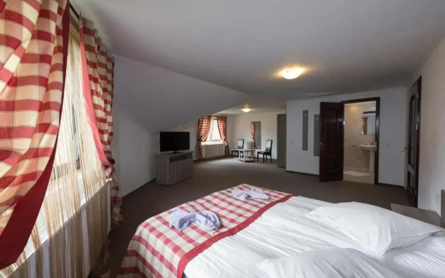 Complex Craiasa Muntilor Moieciu