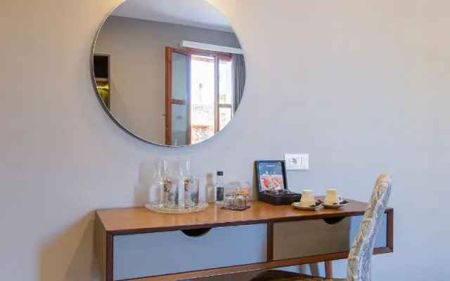 Minaret Suites & Apartments