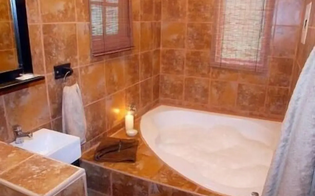 Sycamore Avenue Treehouses