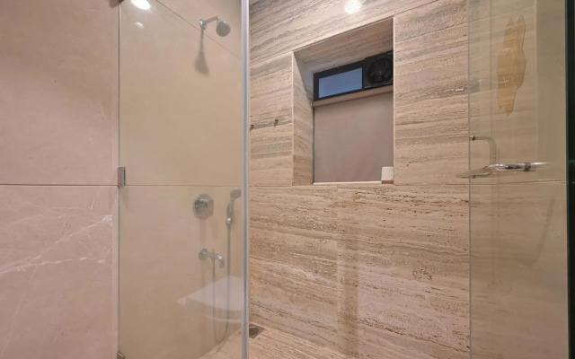 StayVista at Lake Mansion