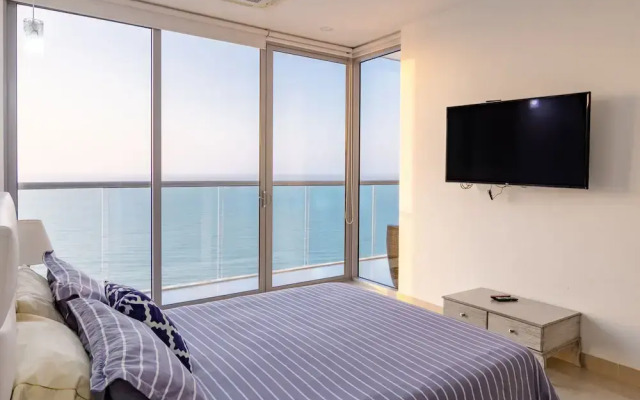 Adlas Condo by the Beach