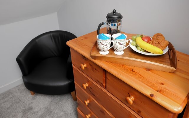 Select Serviced Accommodation - Canal Walk