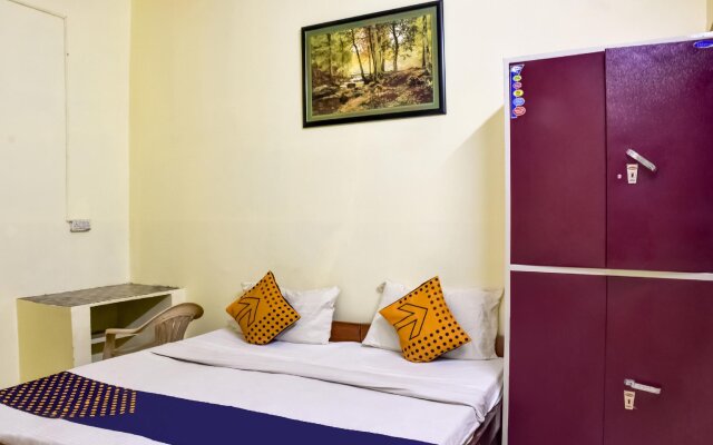 SPOT ON 75610 Hotel Aditya Residency