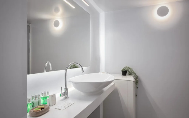 Vouliagmeni Stylish Apartment