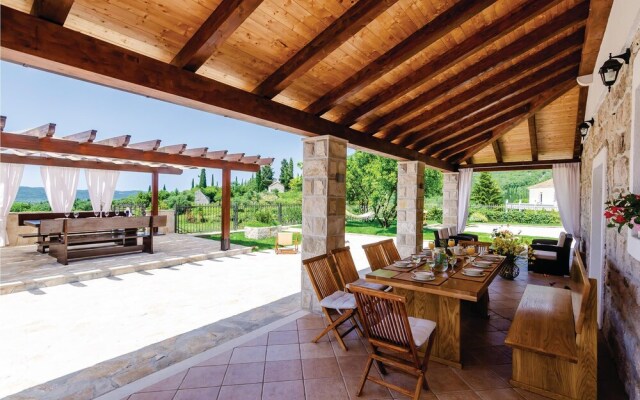 Awesome Home in Dubravka With Wifi and 5 Bedrooms
