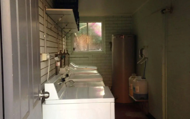 The Commercial Hotel Motel