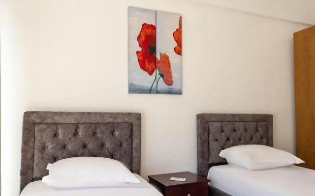 Alnes Hotel