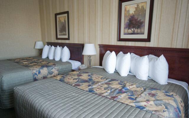 Redwood Inn & Suites - Grande Prairie
