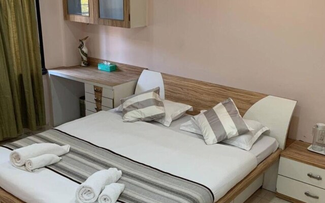 Comfortable Relaxing Stay In Bandra East