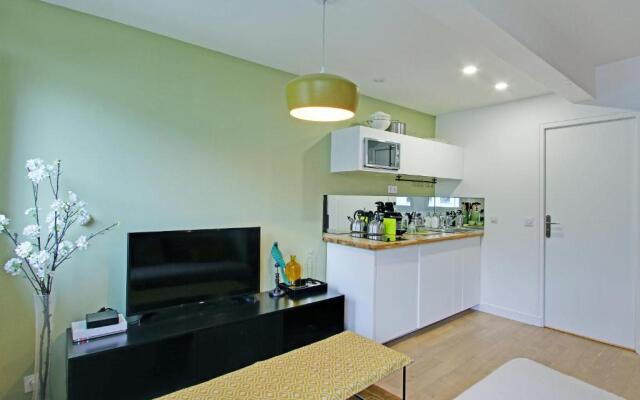 Pick a Flat's Apartment in Eiffel Tower - rue Boulevard de Grenelle