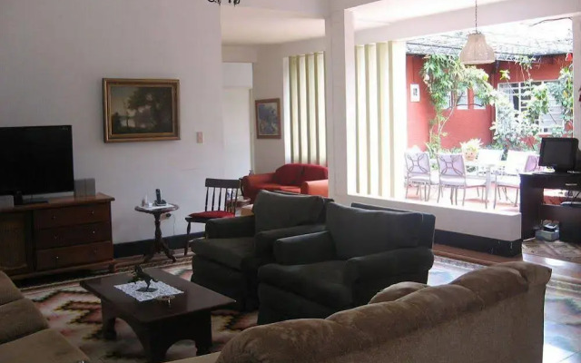 La Colina Hostal