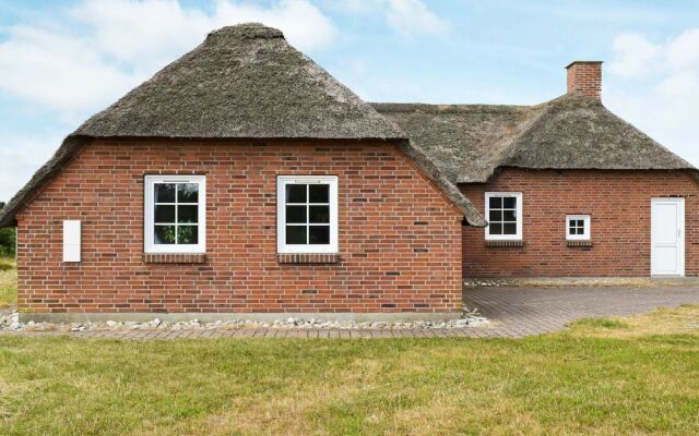 Pastoral Holiday Home Injutland With Sauna