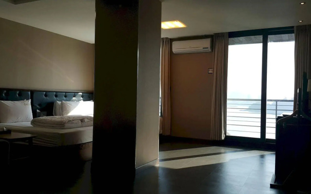 Radiance Tourist Hotel