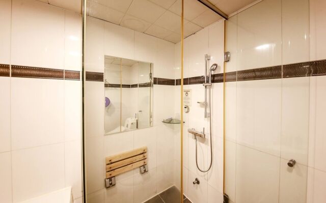 Business Hotel