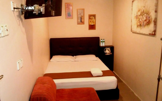 OYO 43927 Sassana Hotel (Sanitized Stay)