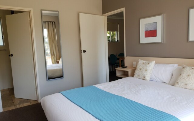 Moon River Motor Inn