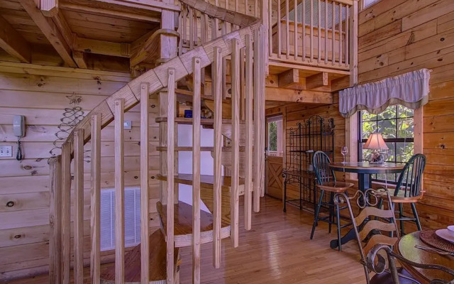 A Stellar 2bed 2bath Minutes to Parkway