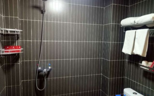 Shankee Hotel (Zibo Industrial Vocational College)