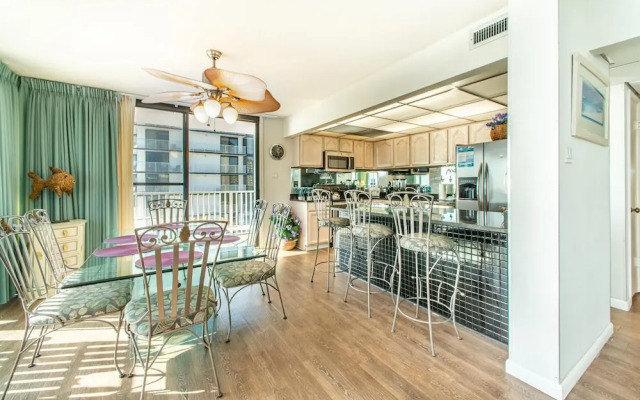 Leeward 308 at Edgewater