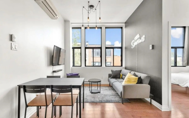 M11 The Simpsons Suite 3BR in The Heart of MTL