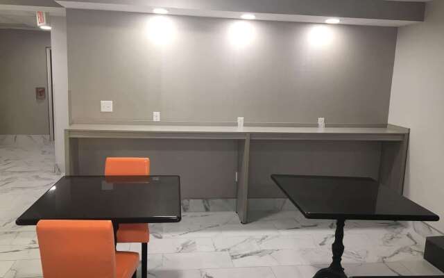 Microtel Inn by Wyndham Charlotte Airport