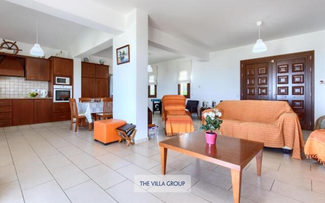 Villa 382