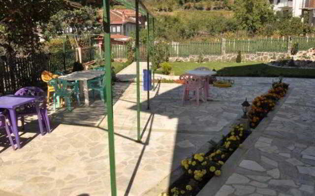 Damaja Guest House