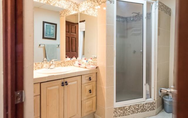 Las Olas A104 3 BR by Casago